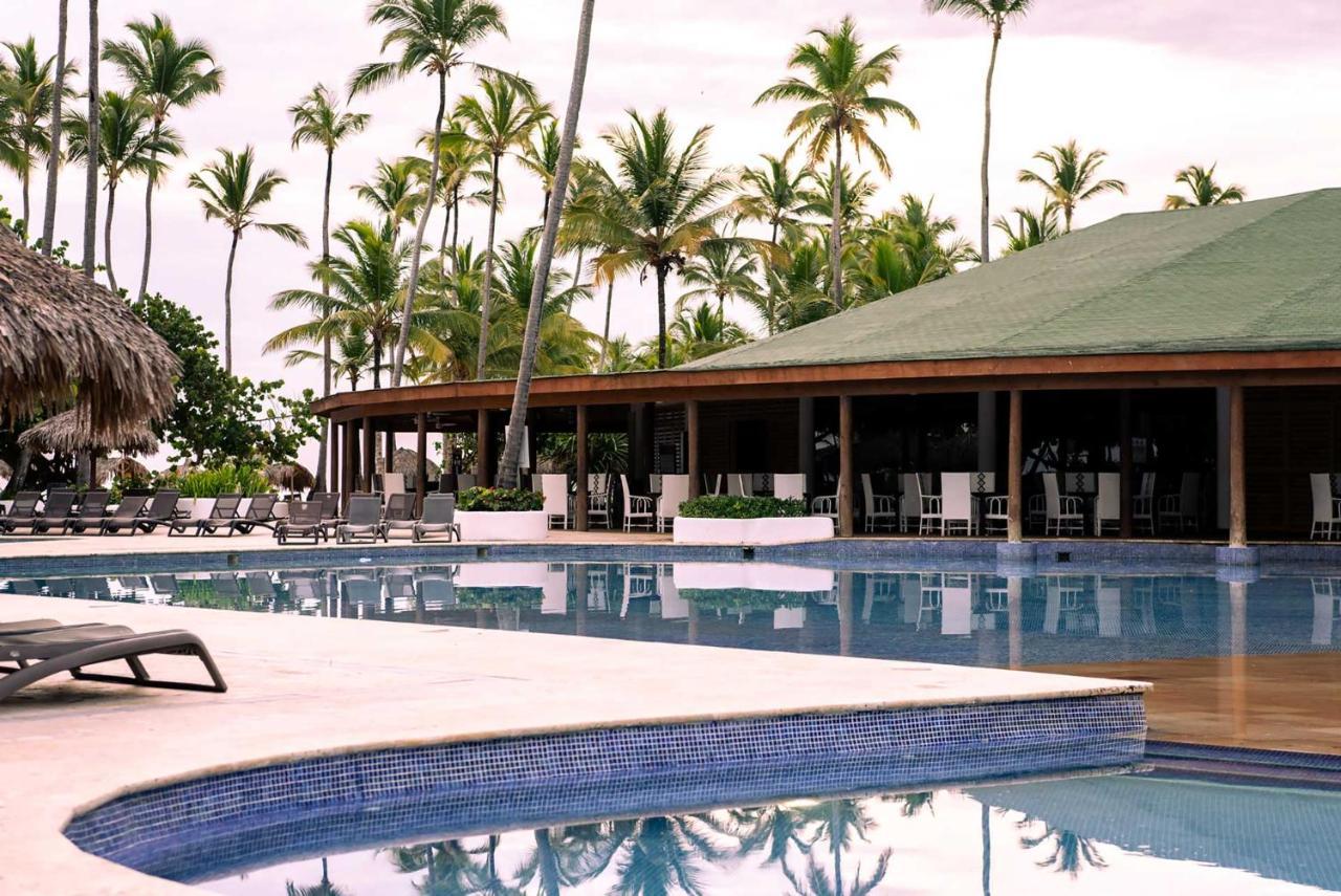 그랜드 시레니스 푼타 카나 리조트 카지노 앤 아쿠아게임스 - 올 인클루시브 Uvero Alto 외부 사진 The pool at the resort