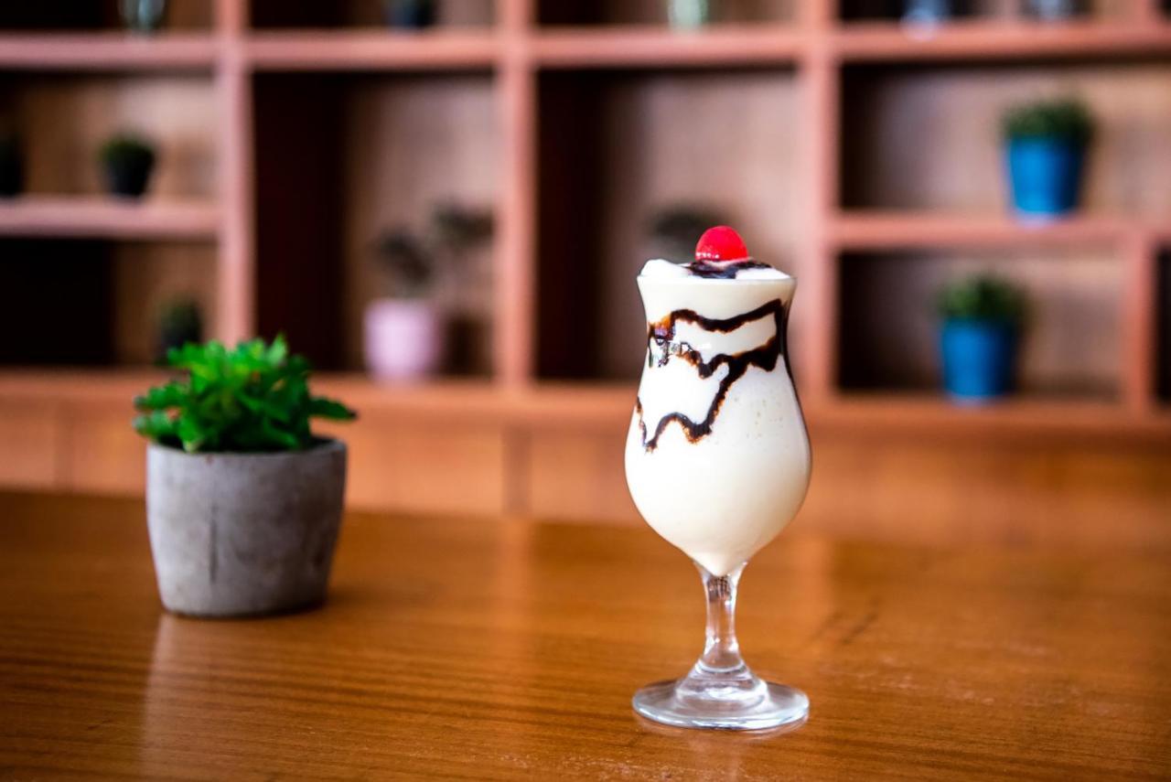 그랜드 시레니스 푼타 카나 리조트 카지노 앤 아쿠아게임스 - 올 인클루시브 Uvero Alto 외부 사진 A milkshake