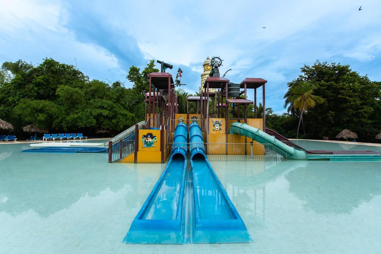 그랜드 시레니스 푼타 카나 리조트 카지노 앤 아쿠아게임스 - 올 인클루시브 Uvero Alto 외부 사진 Splash Jungle Water Park