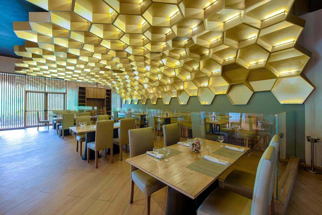 그랜드 시레니스 푼타 카나 리조트 카지노 앤 아쿠아게임스 - 올 인클루시브 Uvero Alto 외부 사진 The interior of the restaurant
