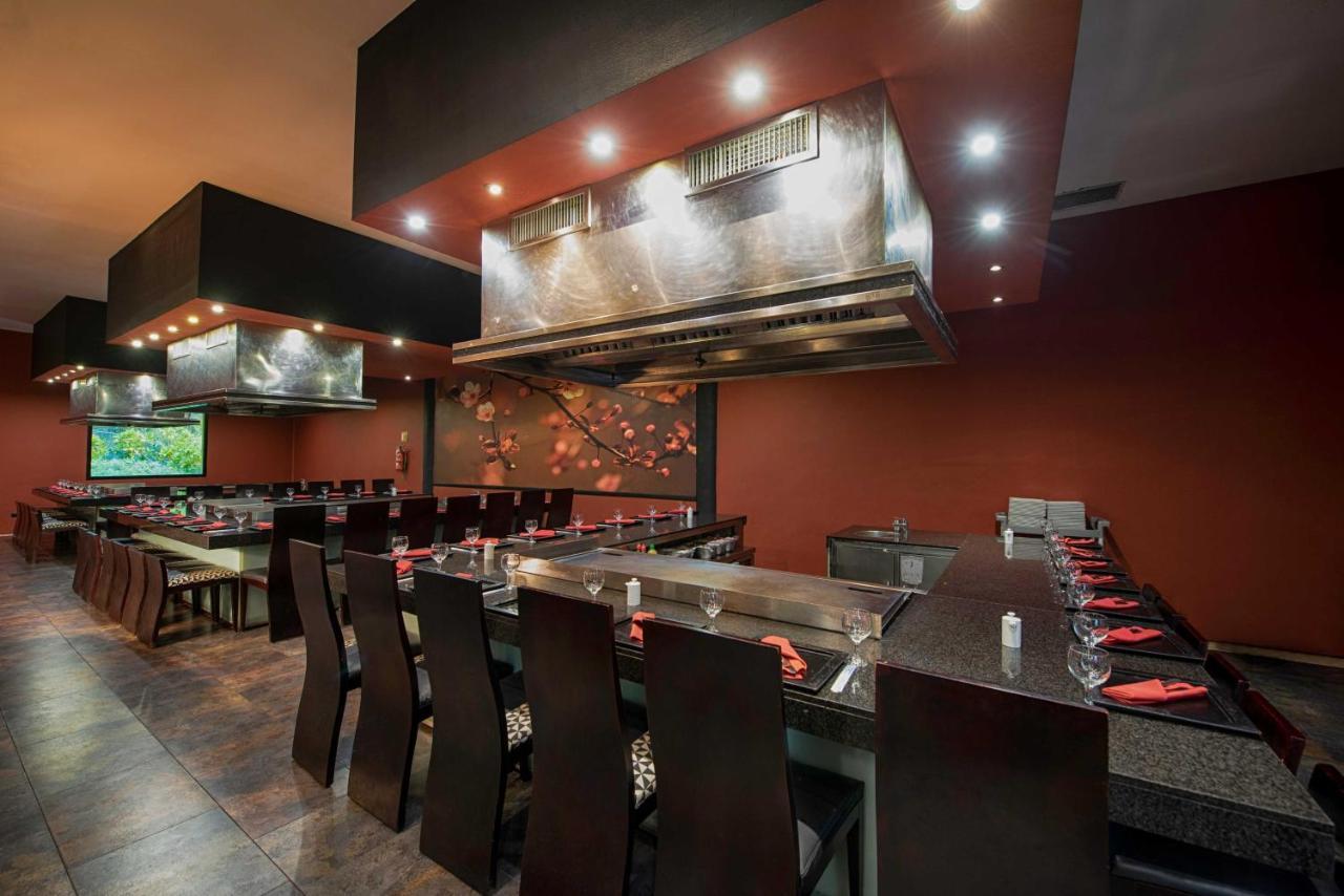 그랜드 시레니스 푼타 카나 리조트 카지노 앤 아쿠아게임스 - 올 인클루시브 Uvero Alto 외부 사진 Interior of a typical PF Chang's