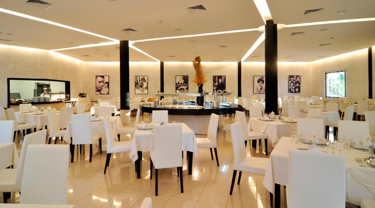 그랜드 시레니스 푼타 카나 리조트 카지노 앤 아쿠아게임스 - 올 인클루시브 Uvero Alto 외부 사진 Restaurant