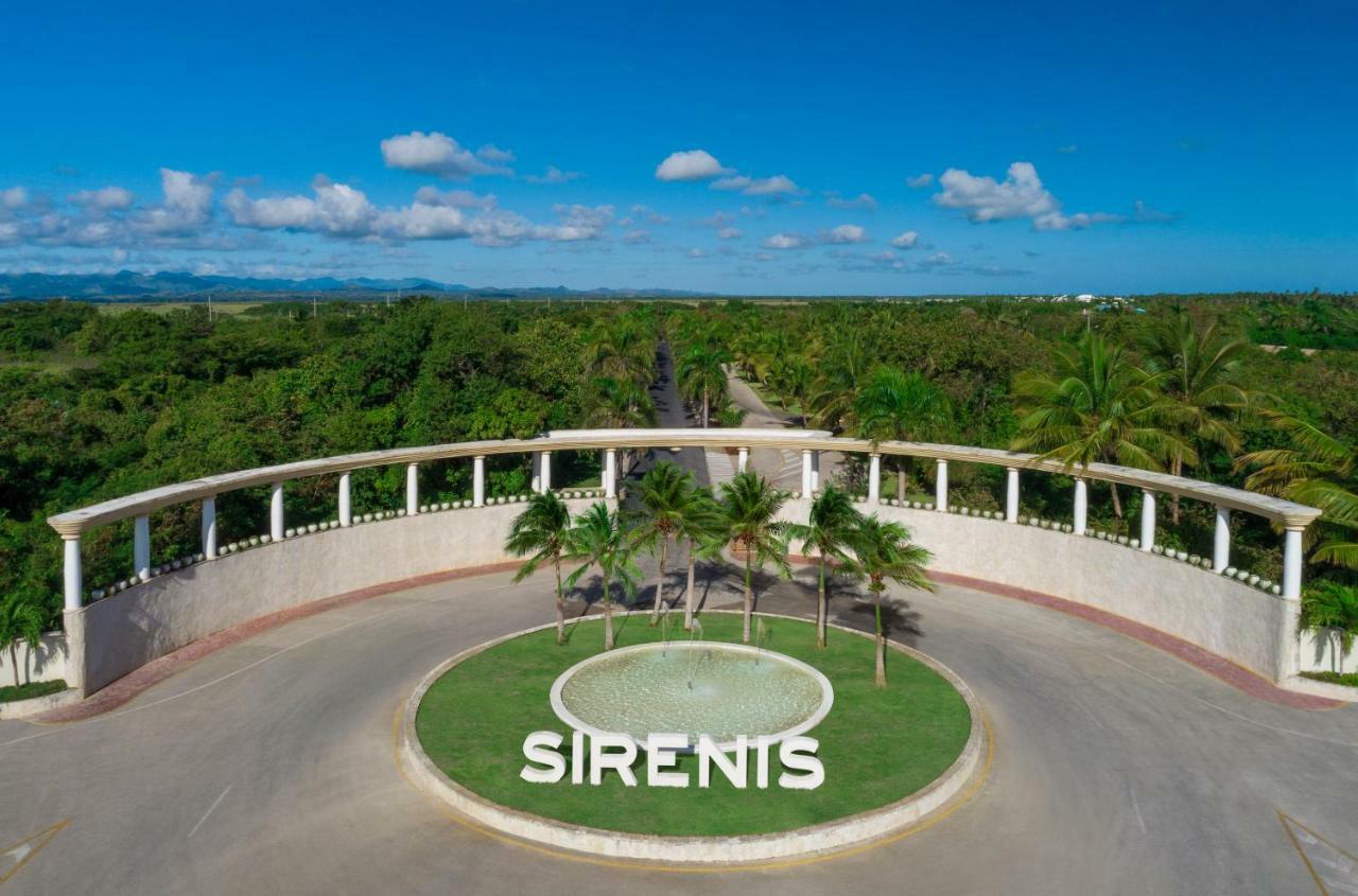 그랜드 시레니스 푼타 카나 리조트 카지노 앤 아쿠아게임스 - 올 인클루시브 Uvero Alto 외부 사진 Sirenis Resorts entrance