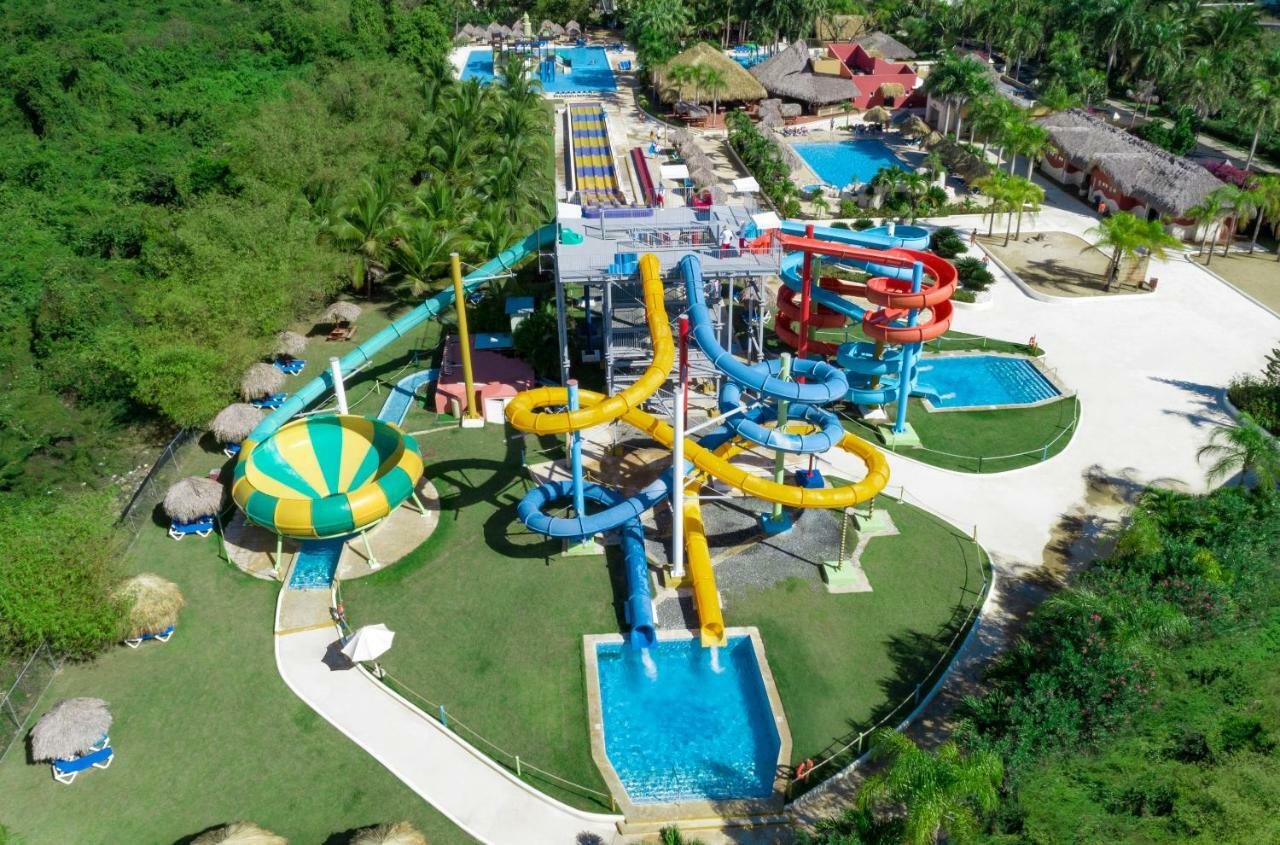 그랜드 시레니스 푼타 카나 리조트 카지노 앤 아쿠아게임스 - 올 인클루시브 Uvero Alto 외부 사진 Aerial view of Splash Jungle Water Park